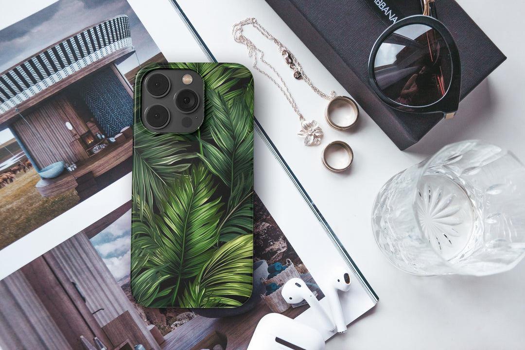 Green Palm Delight -   iPhone 7 - Phonecase By Lollobello